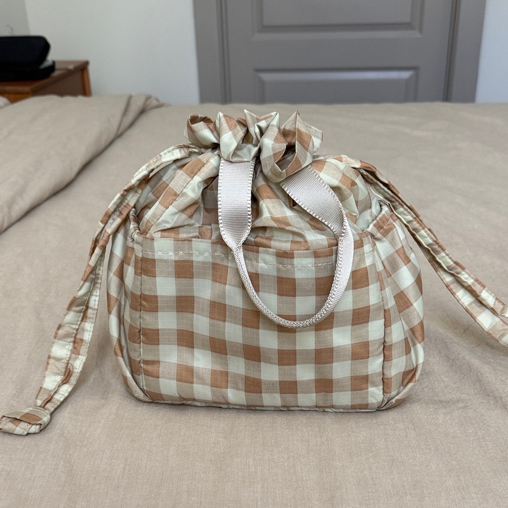 Calpak insulated lunch bag